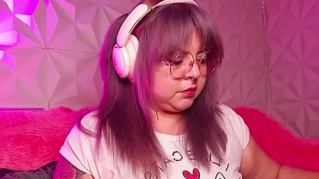 Snapshot of Satyn_doll chatting on October 26, 2025, 12:49 am Satyn doll online show from October 26, 2025, 12:49 am