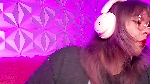 Snapshot of Satyn_doll chatting on October 27, 2025, 11:52 pm Satyn doll online show from October 27, 2025, 11:52 pm