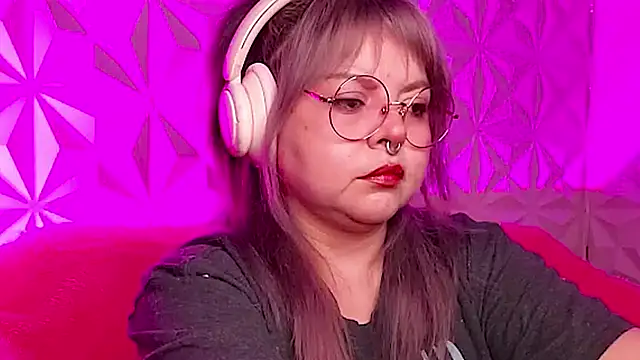 Snapshot of Satyn_doll chatting on October 29, 2025, 12:02 am Satyn doll online show from October 29, 2025, 12:02 am