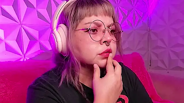 Snapshot of Satyn_doll chatting on November 8, 2025, 10:30 pm Satyn doll online show from November 8, 2025, 10:30 pm