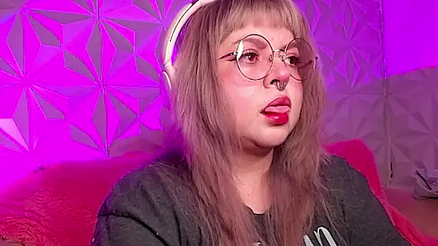 Snapshot of Satyn_doll chatting on November 15, 2025, 9:43 pm Satyn doll online show from November 15, 2025, 9:43 pm