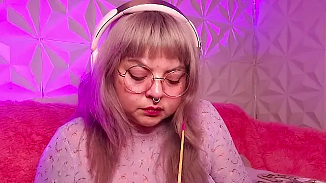 Snapshot of Satyn_doll chatting on November 17, 2025, 11:43 pm Satyn doll online show from November 17, 2025, 11:43 pm