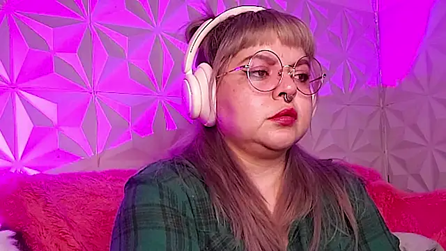 Snapshot of Satyn_doll chatting on November 21, 2025, 12:10 am Satyn doll online show from November 21, 2025, 12:10 am