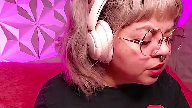 Snapshot of Satyn_doll chatting on November 22, 2025, 11:48 pm Satyn doll online show from November 22, 2025, 11:48 pm