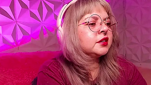 Snapshot of Satyn_doll chatting on November 30, 2025, 12:58 am Satyn doll online show from November 30, 2025, 12:58 am