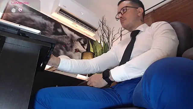 Snapshot of randyluke chatting on January 10, 2025, 10:06 am randyluke online show from January 10, 2025, 10:06 am