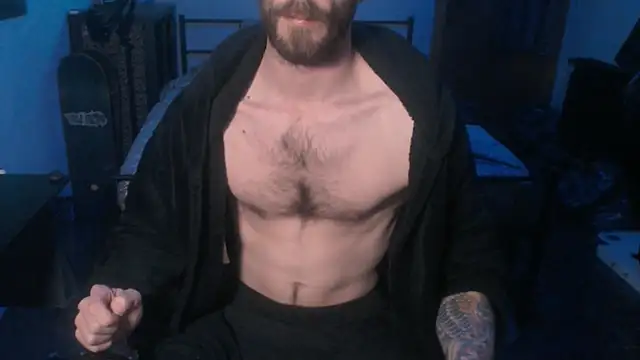 Snapshot of SexxxyLouis chatting on January 17, 2025, 1:35 pm SexxxyLouis online show from January 17, 2025, 1:35 pm