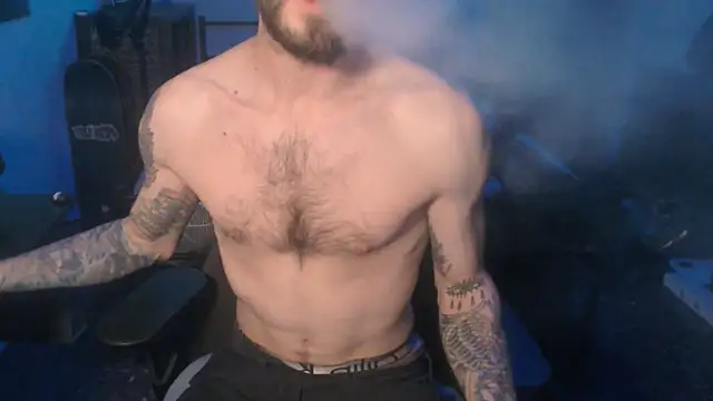 Snapshot of SexxxyLouis chatting on January 17, 2025, 5:30 pm SexxxyLouis online show from January 17, 2025, 5:30 pm