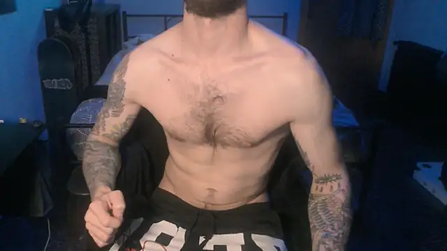 Snapshot of SexxxyLouis chatting on January 27, 2025, 8:39 pm SexxxyLouis online show from January 27, 2025, 8:39 pm