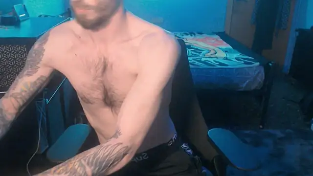 Snapshot of SexxxyLouis chatting on February 18, 2025, 5:42 pm SexxxyLouis online show from February 18, 2025, 5:42 pm