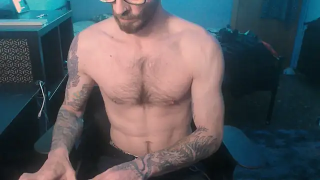 Snapshot of SexxxyLouis chatting on February 28, 2025, 2:09 pm SexxxyLouis online show from February 28, 2025, 2:09 pm