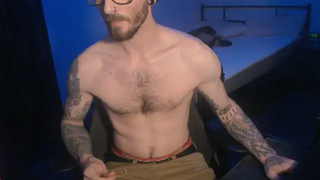 Snapshot of SexxxyLouis chatting on March 3, 2025, 6:33 pm SexxxyLouis online show from March 3, 2025, 6:33 pm