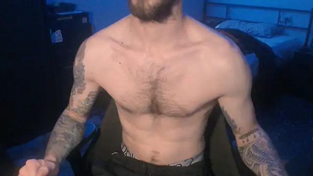 Snapshot of SexxxyLouis chatting on March 22, 2025, 11:00 am SexxxyLouis online show from March 22, 2025, 11:00 am