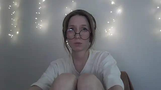  Hanna Moon  online show from November 28, 2025, 11:46 am