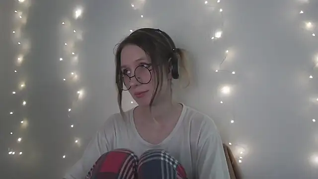  Hanna Moon  online show from December 5, 2025, 10:13 am