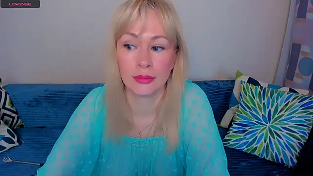 EllenMoore online show from June 28, 2026, 3:12 am