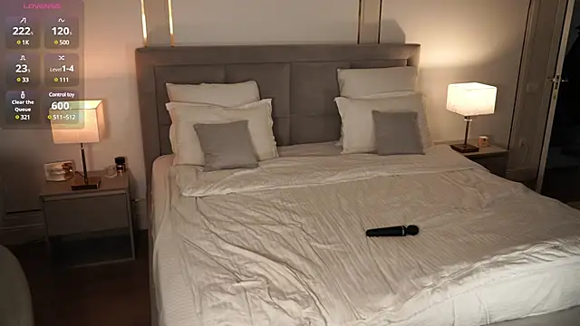 eseniyavl online show from February 17, 2025, 4:42 am