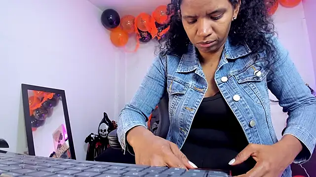 Ellie Alves online show from October 30, 2025, 1:01 pm