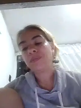 mari657 online show from April 8, 2026, 2:44 am