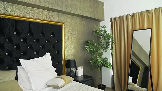 LisaCroft online show from February 21, 2025, 11:55 am