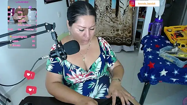 Brenda Berck  online show from March 13, 2025, 1:32 am