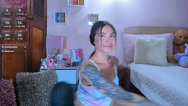 Snapshot of AbrilRussell chatting on December 9, 2024, 9:58 pm AbrilRussell online show from December 9, 2024, 9:58 pm