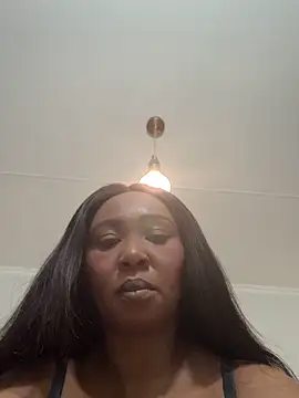 Snapshot of Bootyliciouse21X chatting on February 21, 2026, 9:27 pm Bootyliciouse21X online show from February 21, 2026, 9:27 pm