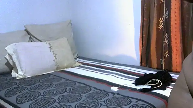 LadyLillyX online show from December 5, 2025, 6:15 pm