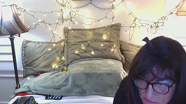 Snapshot of HelloKittyLapDog chatting on March 19, 2026, 3:32 am HelloKittyLapDog online show from March 19, 2026, 3:32 am