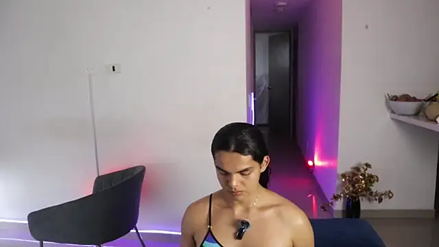  Vahos  online show from February 24, 2025, 9:20 pm