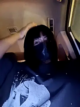 Snapshot of Latin_summer chatting on December 18, 2024, 1:37 am Latin summer online show from December 18, 2024, 1:37 am