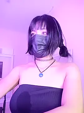 Snapshot of Latin_summer chatting on December 19, 2024, 12:45 am Latin summer online show from December 19, 2024, 12:45 am