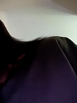 Snapshot of Latin_summer chatting on December 21, 2024, 11:56 pm Latin summer online show from December 21, 2024, 11:56 pm