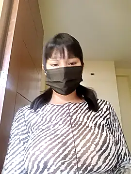 Snapshot of Latin_summer chatting on February 4, 2025, 6:38 pm Latin summer online show from February 4, 2025, 6:38 pm