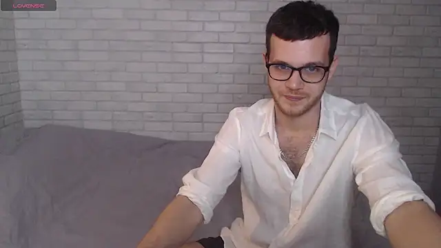 Snapshot of Alexxx_horny chatting on January 5, 2025, 2:19 pm Alexxx horny online show from January 5, 2025, 2:19 pm