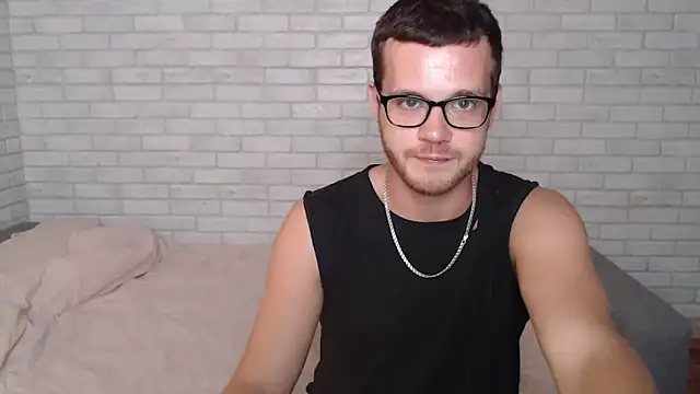 Snapshot of Alexxx_horny chatting on September 17, 2025, 5:14 pm Alexxx horny online show from September 17, 2025, 5:14 pm