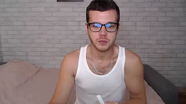 Snapshot of Alexxx_horny chatting on September 23, 2025, 9:45 am Alexxx horny online show from September 23, 2025, 9:45 am