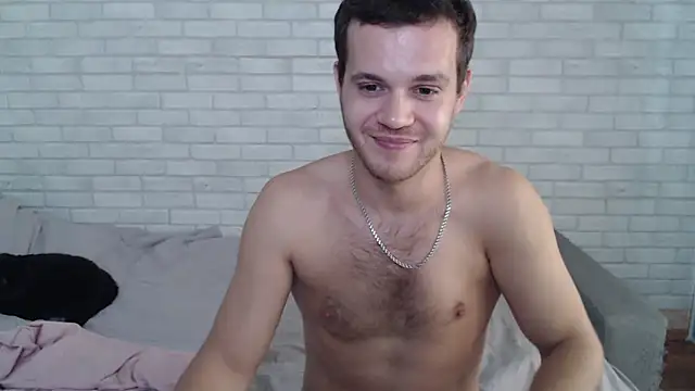 Snapshot of Alexxx_horny chatting on October 8, 2025, 9:40 am Alexxx horny online show from October 8, 2025, 9:40 am
