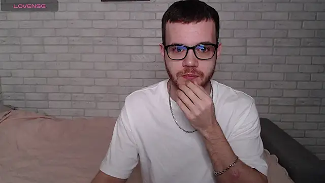 Alexxx horny online show from April 6, 2026, 3:37 am