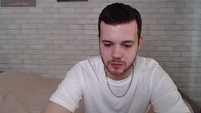 Alexxx horny online show from April 22, 2026, 7:00 am