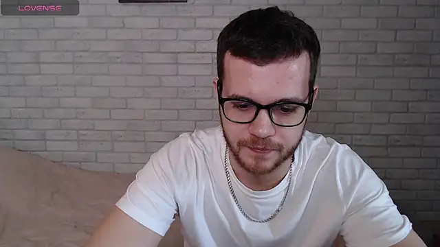 Alexxx horny online show from April 27, 2026, 12:14 pm