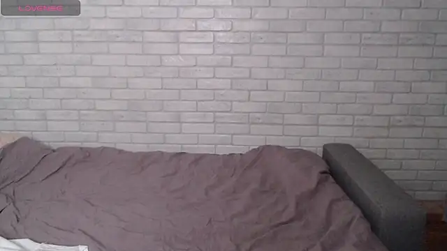 Alexxx horny online show from April 29, 2026, 5:30 pm