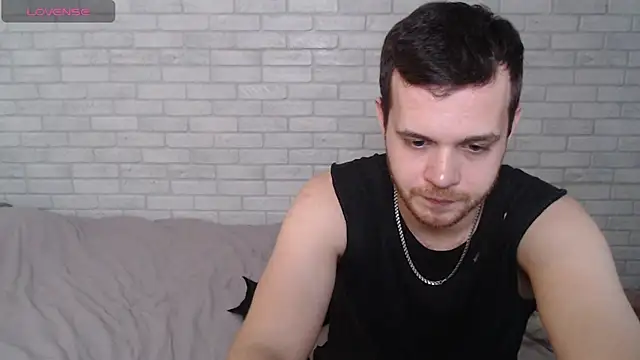 Alexxx horny online show from June 19, 2026, 4:55 pm