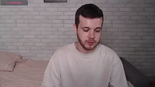 Alexxx horny online show from July 19, 2026, 4:33 pm
