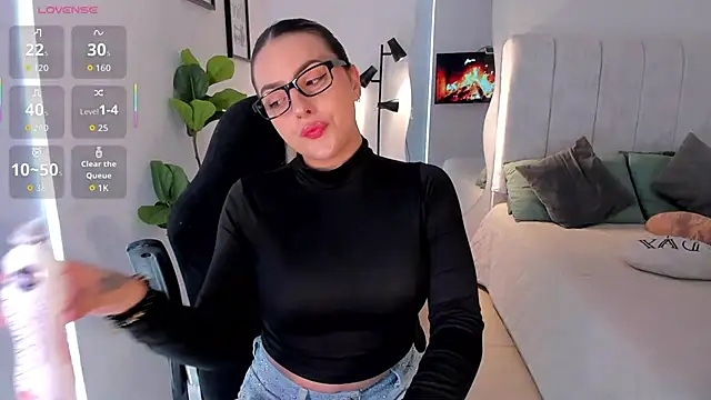 AmyWood online show from April 20, 2026, 6:53 pm