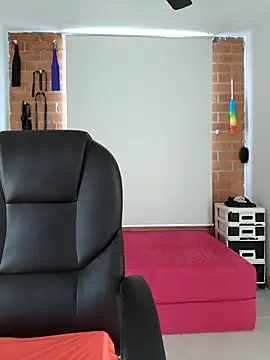 YOURSDEBORA online show from March 18, 2025, 10:04 pm