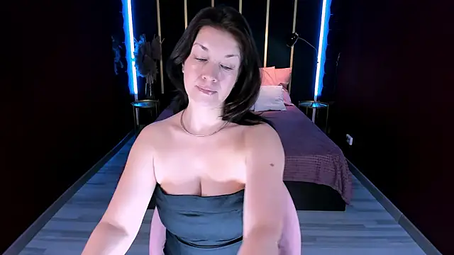 Snapshot of AnaMills chatting on February 3, 2026, 10:31 am AnaMills online show from February 3, 2026, 10:31 am