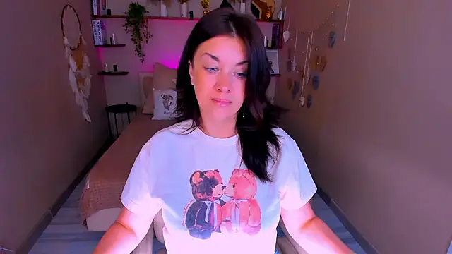 Snapshot of AnaMills chatting on February 21, 2026, 10:05 am AnaMills online show from February 21, 2026, 10:05 am