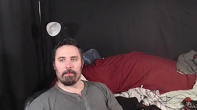 Metalstud online show from October 25, 2025, 3:14 am