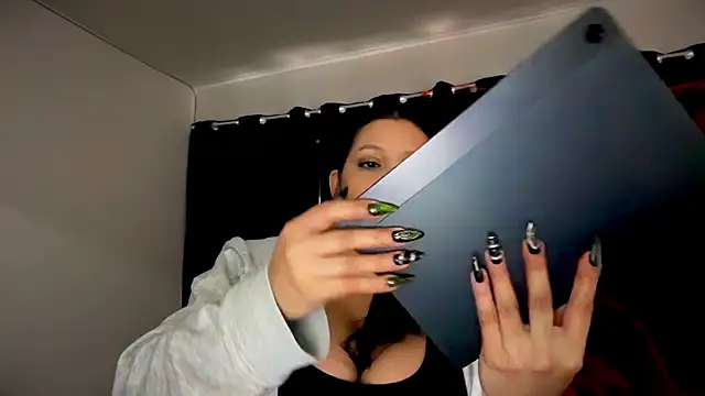 Snapshot of MarcellaGriffin chatting on November 6, 2025, 9:15 pm MarcellaGriffin online show from November 6, 2025, 9:15 pm